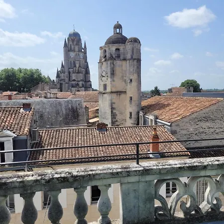 Charm House With Rooftop Terrace And Superb Views *