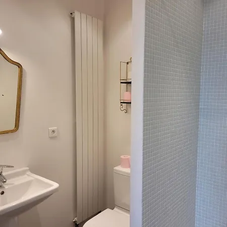 Dom wakacyjny Charm House With Rooftop Terrace And Superb Views Saintes